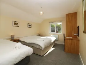 NEWFIELD APARTMENT 1, pet friendly in Broughton-In-Furness - Image 5