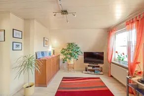 Cosy Apartment Itzehoe with Terrace, Garden & Wi-Fi; Parking Available - Image 2