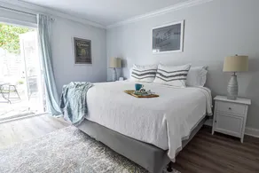 Relaxing Getaway, Walk to Beach & Restaurants, Pet Friendly, Close to Town  - Image 5