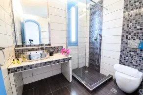 Captain Lazaros Detached Beach Villa and Suites - Image 2