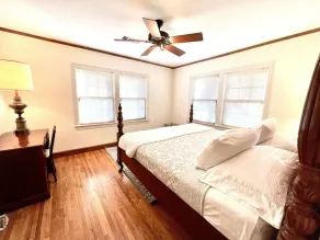 Classy home w/ deck & fenced yard only 2 blocks from the fairgrounds!! - Image 4