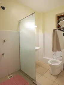 Lantern Serviced Apartments - Image 2