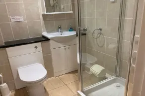 Location-Location-Location! - Spacious 2 Bed Apt with Sea & Country Views - Image 4