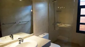 Fantastiskt två sovrum, två badrumsvilla, stor uppvärmd pool och terrass - Image 2