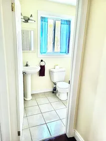 2 Bedroom with free parking-upto 10 parking space - Image 3