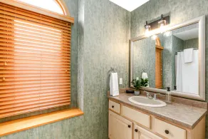 The Bogey at Oak Glen | Walk to Eagle Ridge Golf | 2 King Ensuites | Fireplace - Image 4