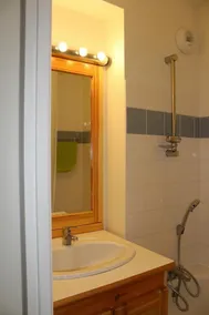 200m from ski slopes, 5th floor, view mountain, balcony, parking, tv, ski locker, 31m², Superdévoluy - Image 2