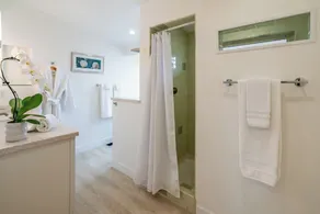 Buena Vista - Privé, tranquille et serein avec vue sur la montagne, la ville et l'océan - Image 2