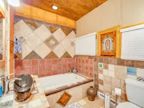 Unglaubliche Plaza Lage - 3 Minuten zu Fuß!  Reichhaltiges Anwesen mit Sauna und Dampfbad. - Image 4
