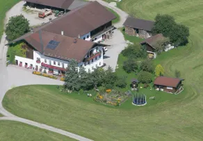 Bucherhof idyllic single location near the forest with its own lake, pure nature. - Image 5