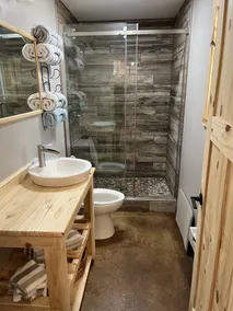  Modern Cabin to relax and unwind  - Image 2