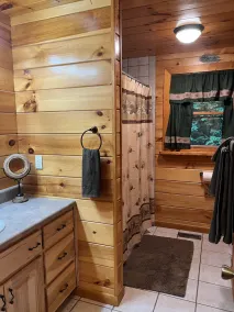 Beautiful 7 Br Log Cabin Located In Smoky Mtns - Image 2