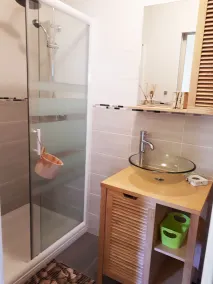 Cozy vacation rental in the Arcachon Basin for 2–3 people: peaceful setting, amenities, and beaches - Image 1