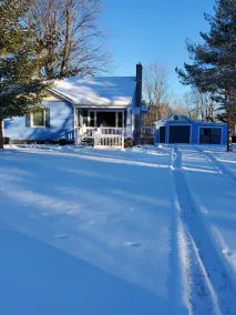 Blueberry Hill...sweet 3 bedroom vacation home in beautiful St. Clair. - Image 5
