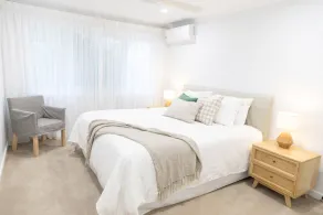 2 Bed apartment opposite the beach - Image 4