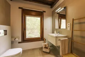 Lujosa casa para escapada romantica o en familia - Image 4