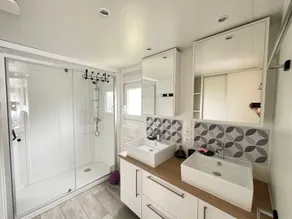 Geräumiges Cottage: 3 Schlafzimmer, Jacuzzi, Parkplatz, Pool, in Strandnähe - Image 3