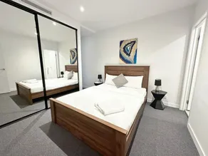 Fortitude Valley 2Bed with Car Park Central Location - Image 5