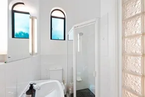 Casa Blanca - 2-4 Heggerton St McCracken - No Linen Included - Image 2