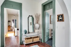 Stylish Gem in the Heart of Old Louisville - Image 2