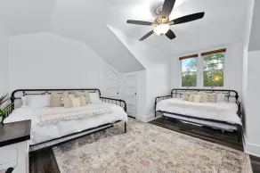 “Hometown Hideaway” in the heart of Downtown Liberty Hill - Image 5