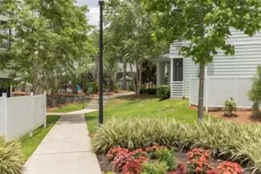 Luxurious & Cozy Two Bedroom Apartment! - Image 3