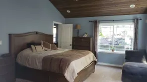 Quiet 4 bedroom Home with Hot Tub nestled in the woods  - Image 5