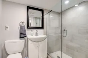 1 Bedroom Apartment Downtown - Close to Hospital and University - Image 2