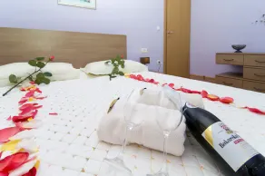 Ruhige und entspannende Wohnung mit Pool und Laube - Image 4