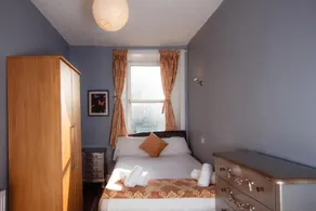 2 Bedroom City  Centre Apartment - Image 4