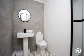 Modern 3-Bedroom Retreat - Image 4