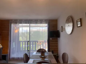 Studio rénové à Pra Loup avec balcon et wifi, proche télécabine - Image 4