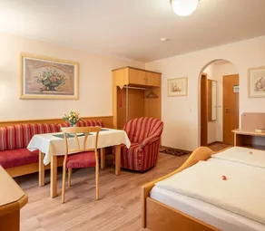 Appartement mit 1 gemütlichen Zimmer und großem Balkon - Image 2