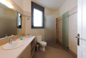 Gorgeous Eco Friendly Seaside Villa Nefeli - Image 5