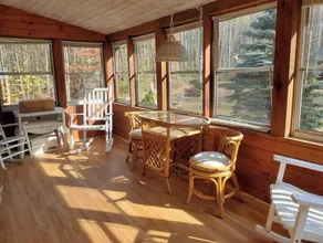 Private family retreat on Swan Pond - Image 4