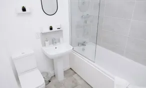 Newly Renovated 3Bed 2.5Bath Home Stockton-on-Tees - Image 3