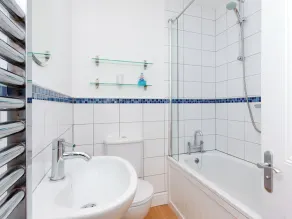 3 bedroom accommodation in Buckley St - Image 2