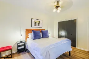 \"Clementine at The 403\" Historic District Apartment Walkable to Downtown - Image 5