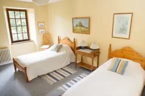 Storslagen stengård med privat uppvärmd pool, trädgårdar och WiFi sover 2-12 - Image 5