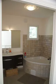 Annexe de mas provençal avec jardin et piscine privee et chauffée - Image 2