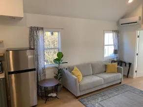Cozy studio - easy access to all West Seattle has to offer! - Image 3