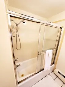 Private and spacious apartment close to Cornell in quiet residential area. - Image 3