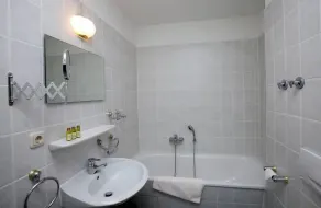 Gut Hotel Stadt Beelitz - Image 3