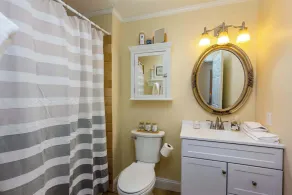 Broken Bow Getaway Pet Friendly Midtown - Image 3