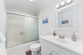 large home in Bonnet Shores with four beach passes to Narragansett town beach - Image 2