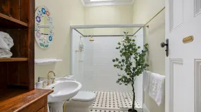 Lilly Pilly Arthouse - STAY three PAY third night fifty percent OR lazy Sunday checkout OR twenty fi - Image 2