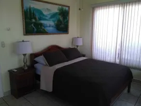 Beautiful rest house with mountain view - Image 3