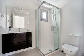 Top floor apartment with sunny roof terrace, heated pool and garden - Image 2