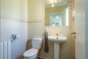 Holiday Home Casa Luz close to the Beach with Wi-Fi & Garden - Image 4
