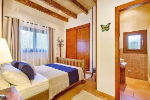 Stunning Villa, with large pool & gardens - Image 5